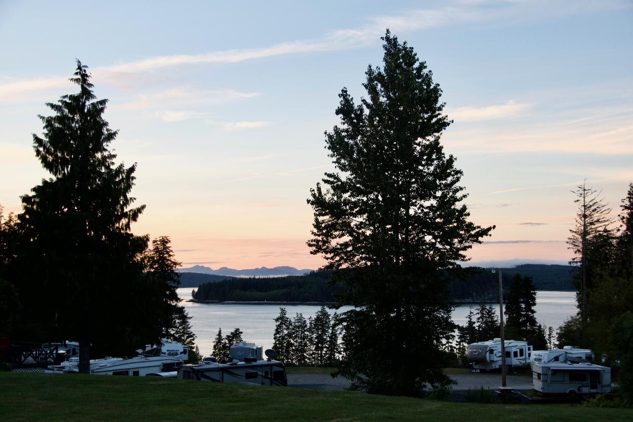 Cedar Park Resort Port McNeill Eksteriør bilde